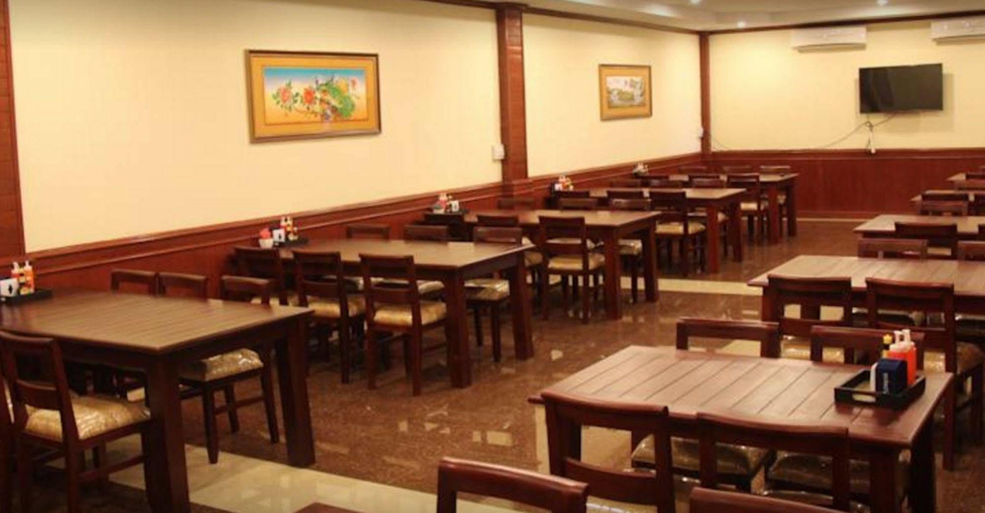 Sengkeo Hotel Vientiane Bagian luar foto