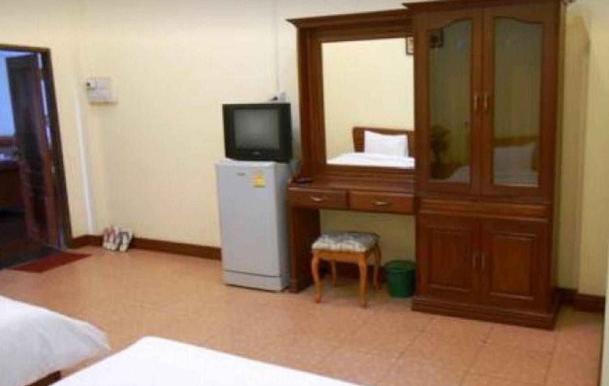 Sengkeo Hotel Vientiane Bagian luar foto